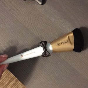 Too Faced Mr. Perfect Brush